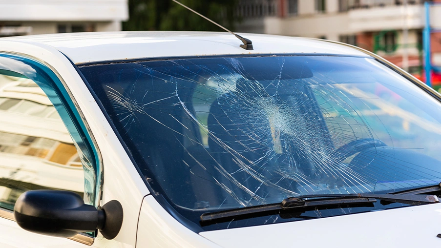 Windshield Repair vs. Replacement: What’s the Right Choice?