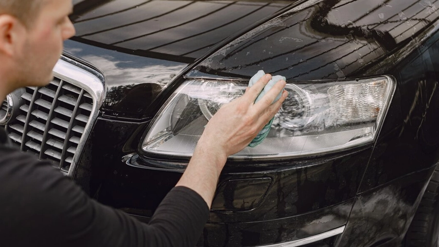 How to Clean Foggy Headlights? Easy Cleaning Methods That Work
